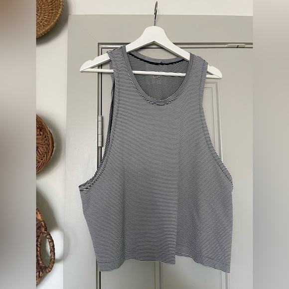 Nux Striped Workout Tank Top - Picture 4 of 10